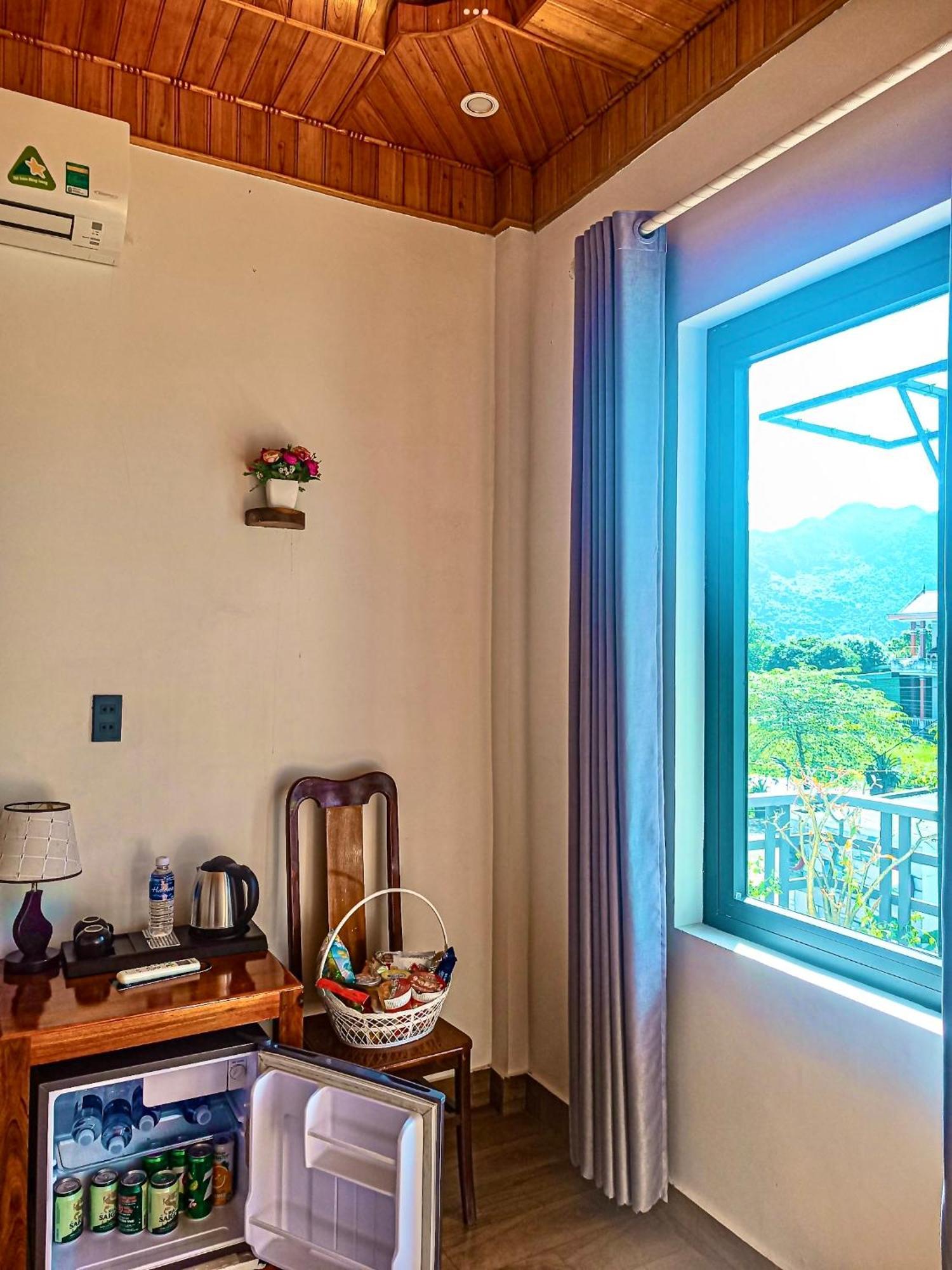Yolo Pool Bar Villas & Garden Restaurant Phong Nha Exteriér fotografie